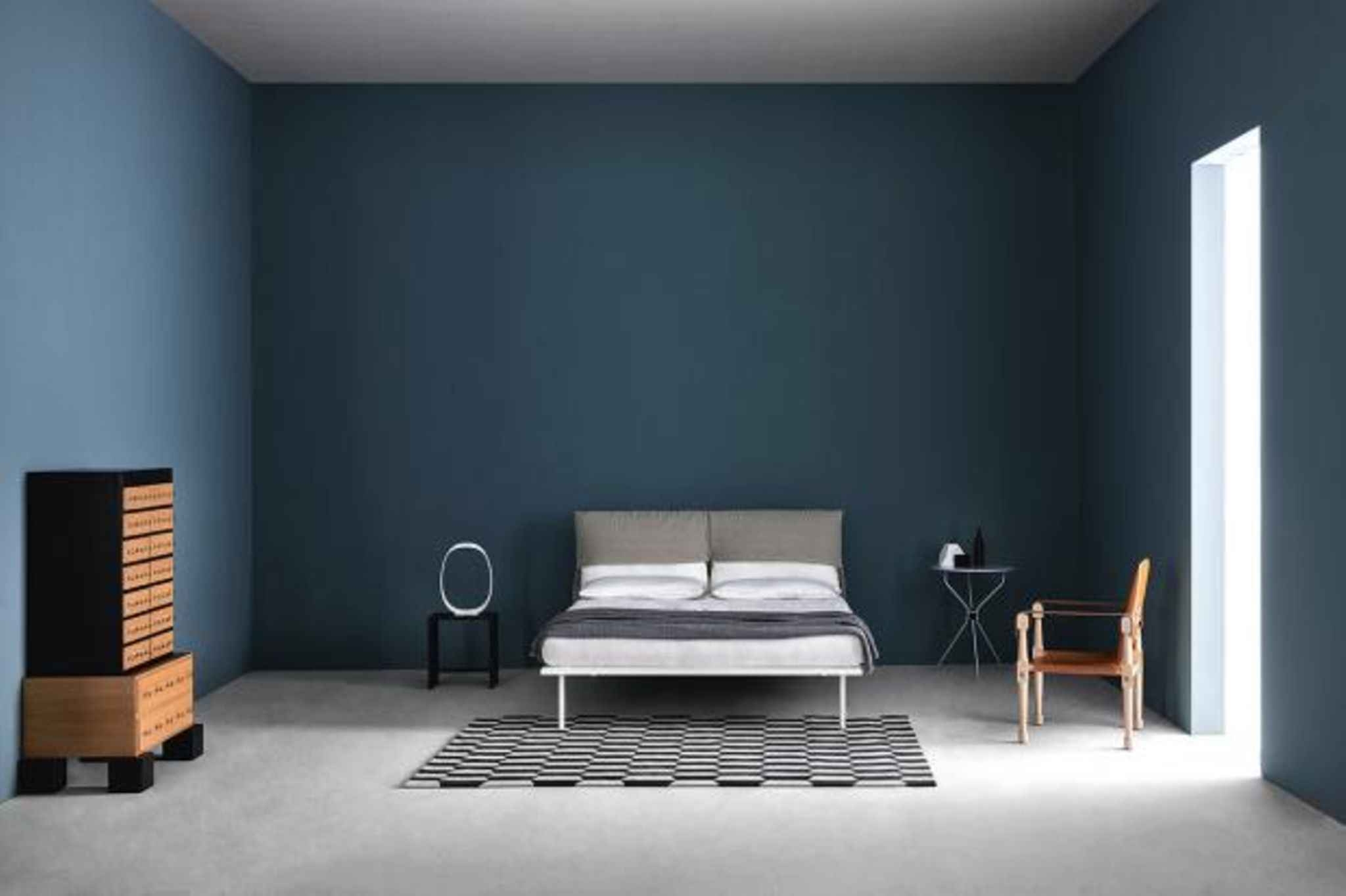 Schlafzimmer Mit Dunkler Wandfarbe - [Schöner Wohnen] inside Farben Für Schlafzimmer Dunkle Möbel